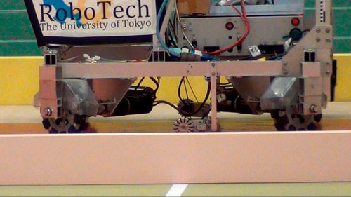 Robocon2012总决赛东京大学手动车(QL-13).jpg